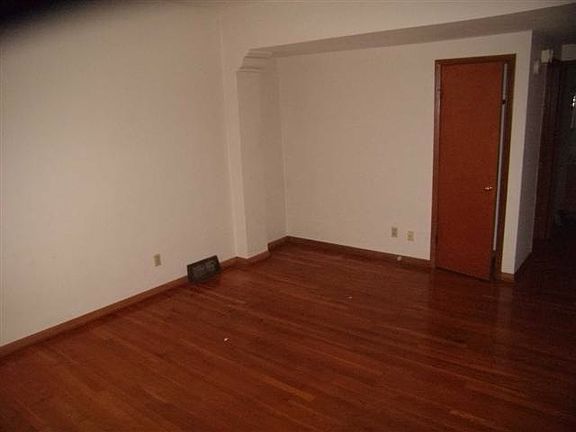 4th image of 4994 N High St APT E4