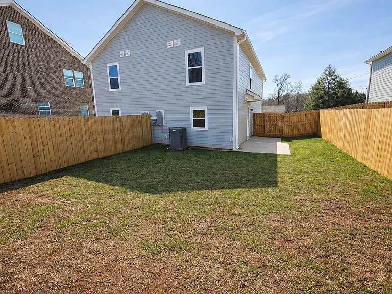 12 Catawba Ave — Photo 17