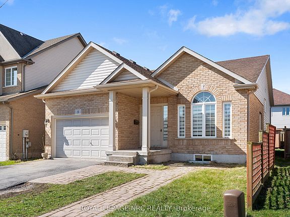 2nd image of 8 Silver Maple Rd
