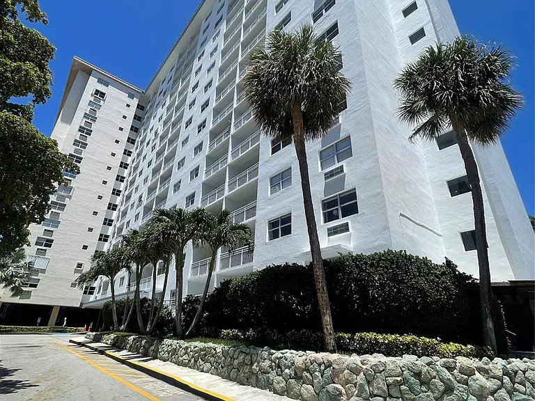 400 Kings Point Dr #1027 — Photo 46