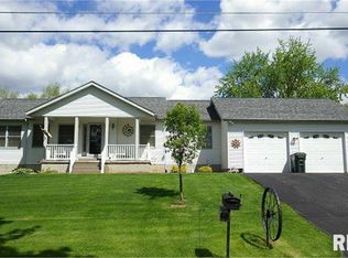 3455 W Harbor Dr, Bettendorf, IA 52722