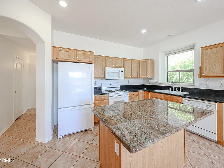 17859 W Club Vista Dr — Photo 26