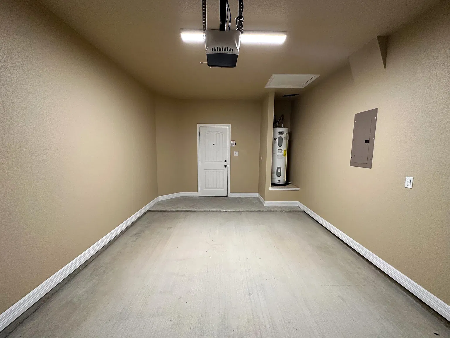 3 bed, 1332 sqft, $1,350 — Photo 2