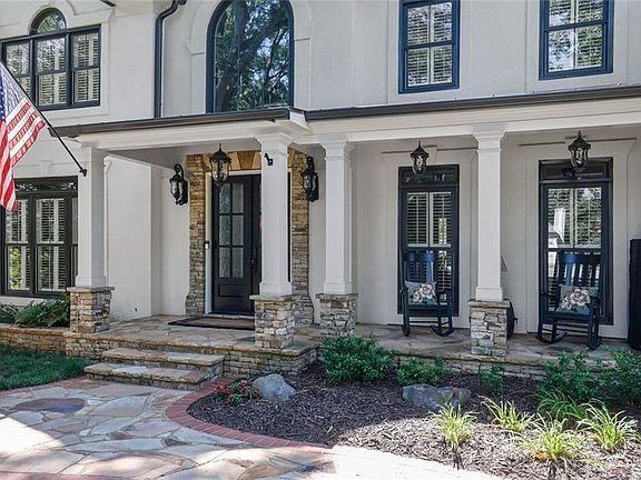 5th image of 4045 Inverness Xing