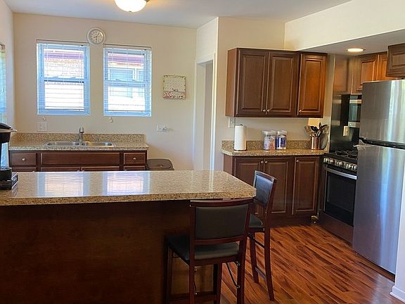 3rd image of 8822 S Rockwell Ave