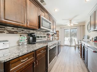 3 Park Edge, Berkeley Heights, NJ 07922