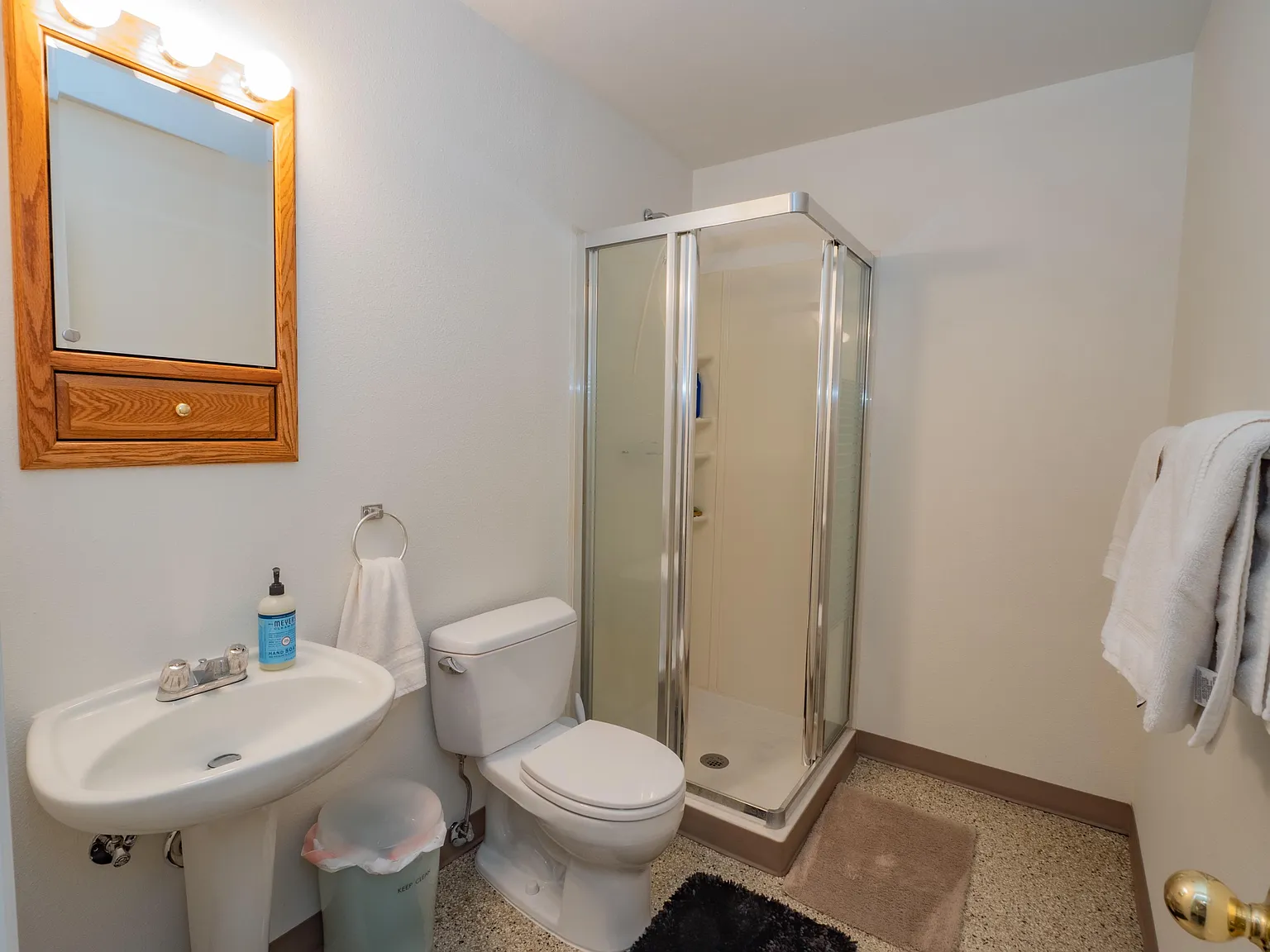 1 bed, 1.0 bath, 1300 sqft, $1,633 — Photo 4