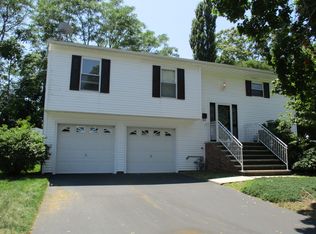 4 Jay Ct, Hazlet, NJ 07730