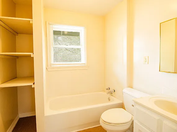 2711 Avenue E — Photo 11