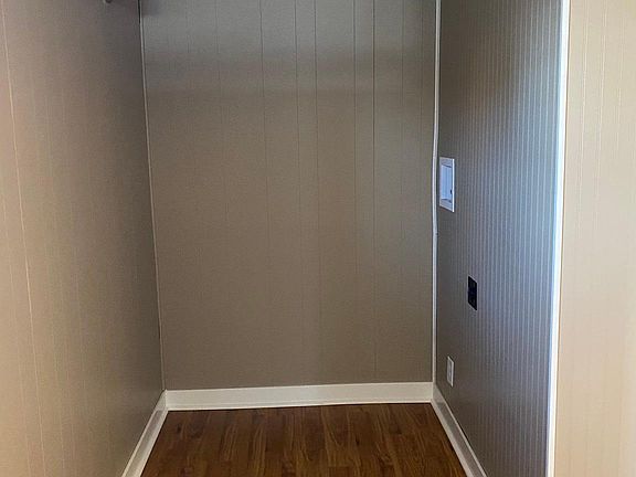 In-Unit Washer & Dryer Hookups