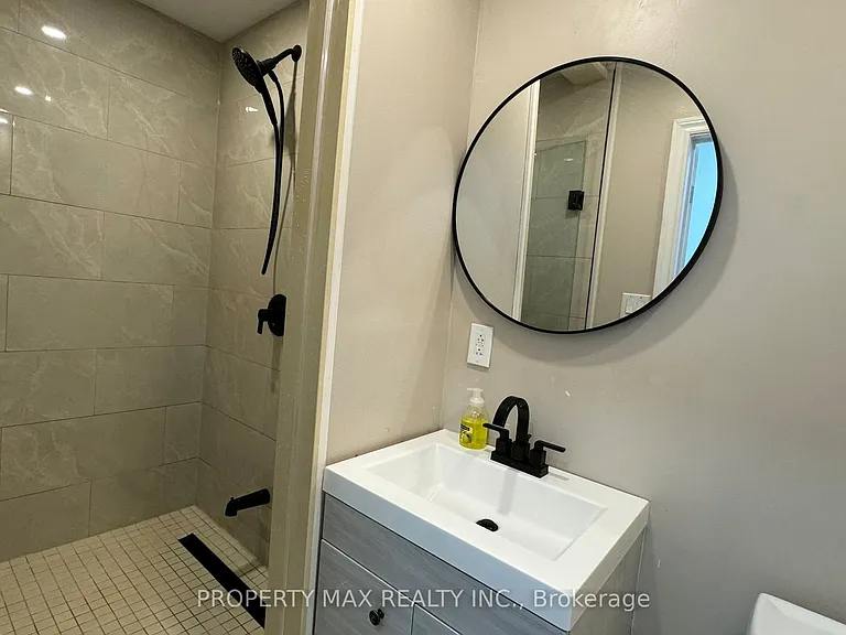 30 Glenabbey Dr #BASEMENT — Photo 14