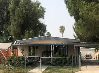 591 N Gilbert St, Hemet, CA 92543