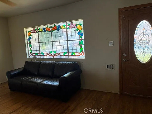 1935 Homeworth Dr — Photo 4
