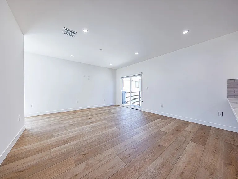 11311 Collins St — Photo 25