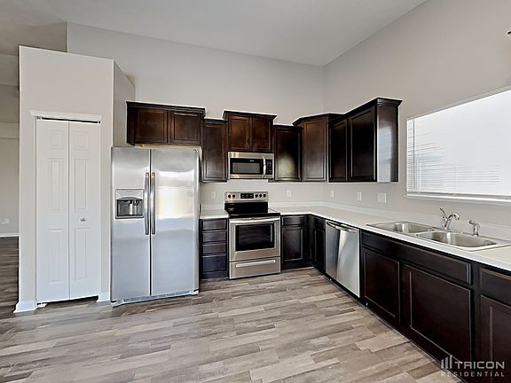 5th image of 11862 Zander Dr