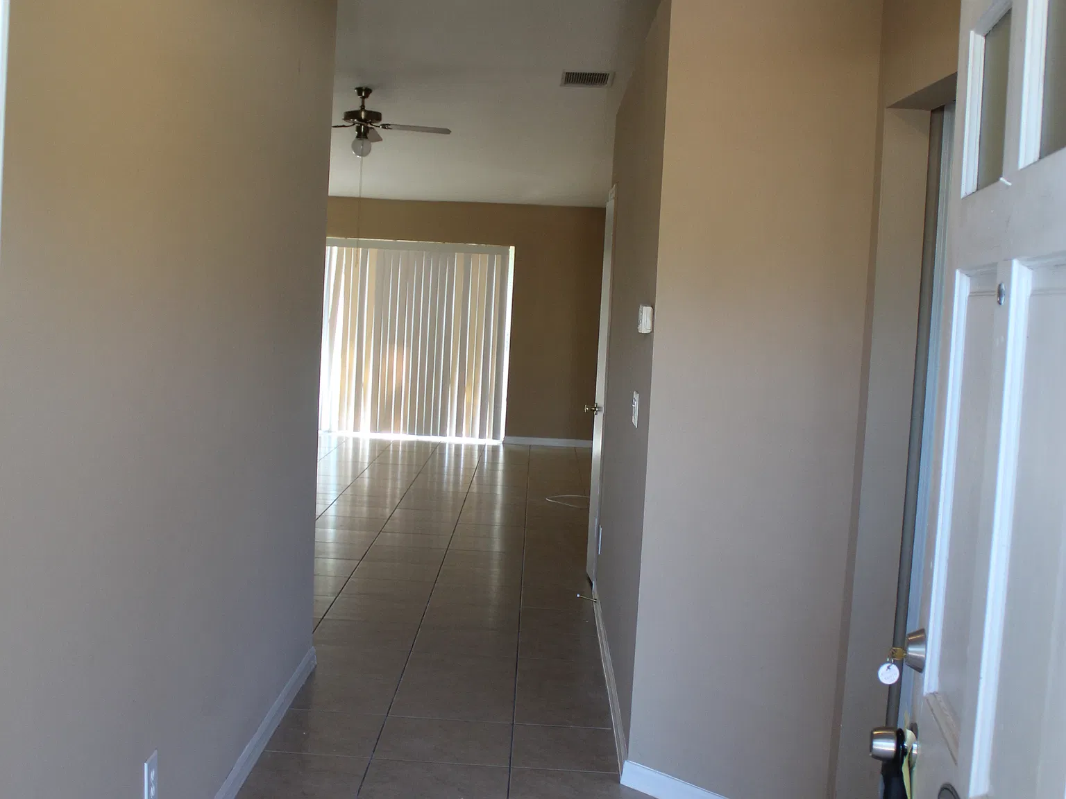 3 bed, 1425 sqft, $2,395 — Photo 2