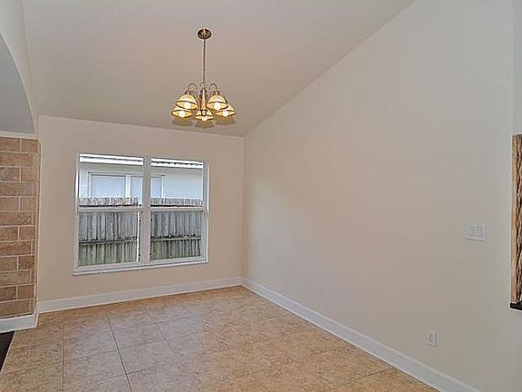 4th image of 827 Brightview Dr