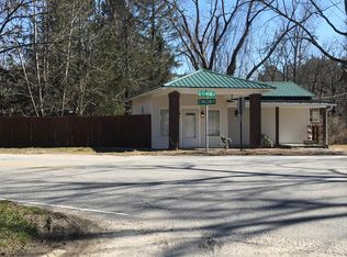 1450 Willow Rd, Hendersonville, NC 28739