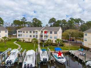 2421 Beachview Dr APT C2, Ocean Springs, MS 39564