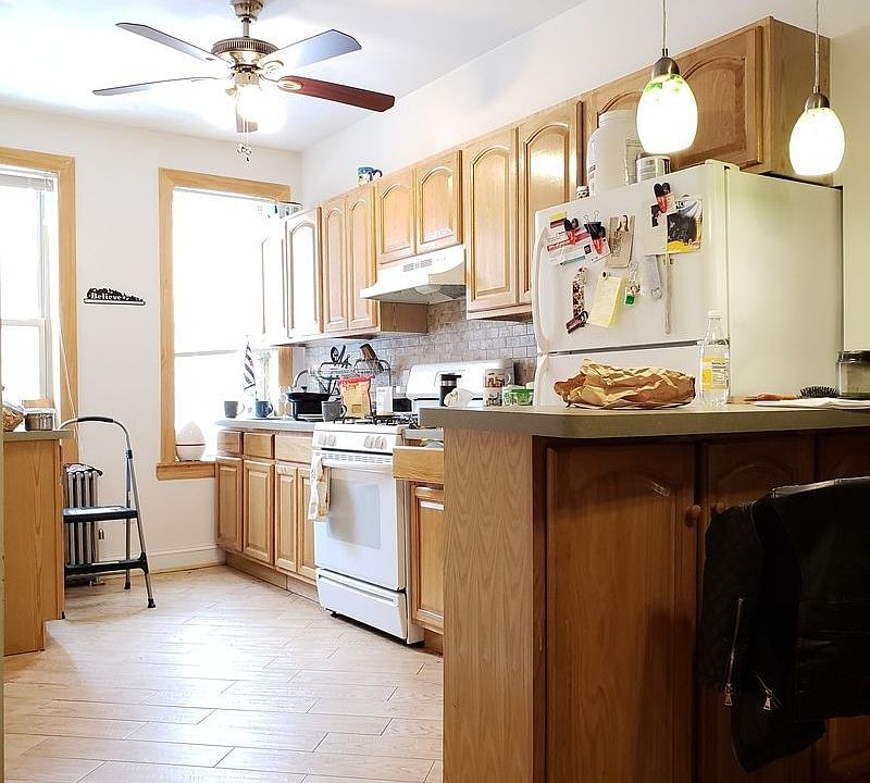 1st image of 3018 44th St APT 1R