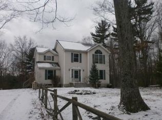 1185 Sierra Trails Dr, East Stroudsburg, PA 18302