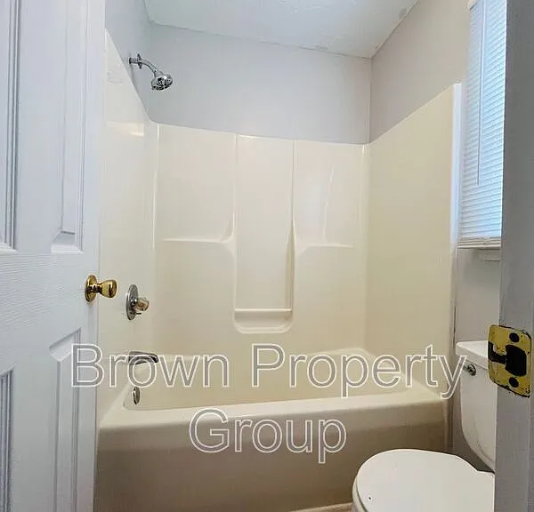 121 Sprucepine Dr — Photo 14