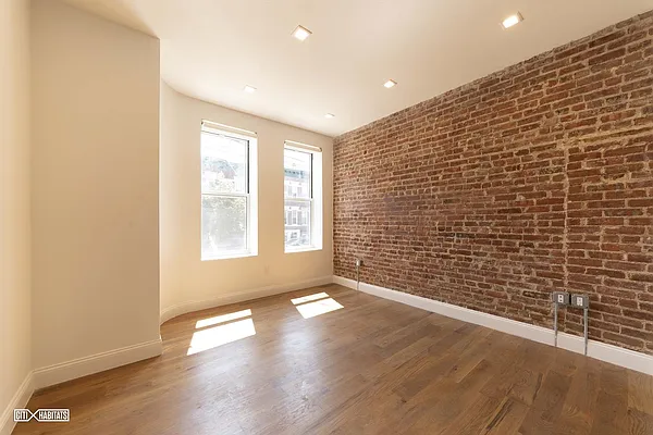 Rented by Citi Habitats | media 44