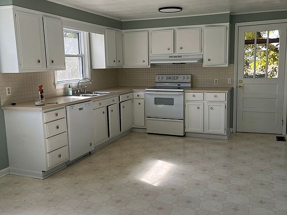 3rd image of 217 Garfield Dr