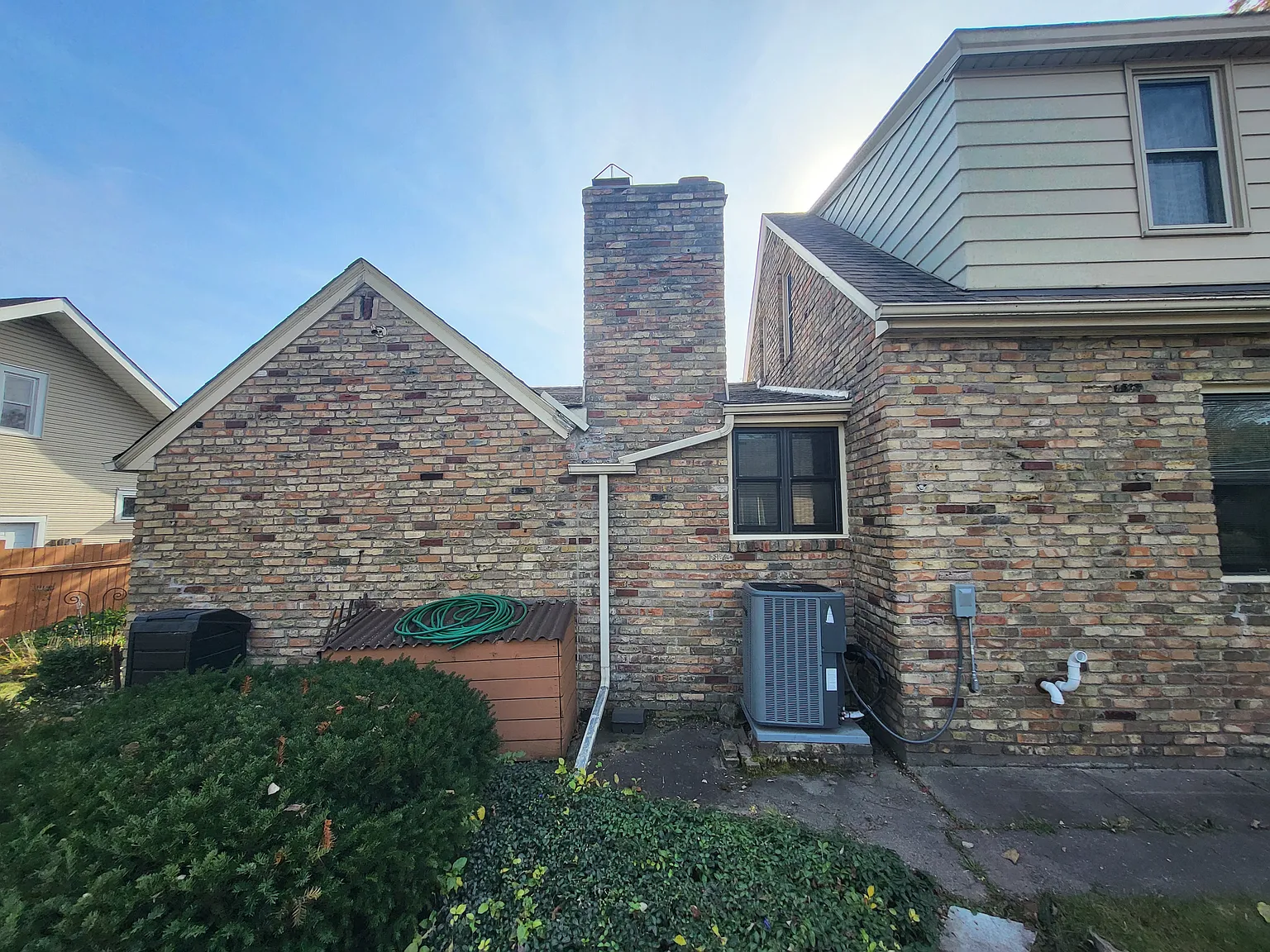 1264 Forest St — Photo 4
