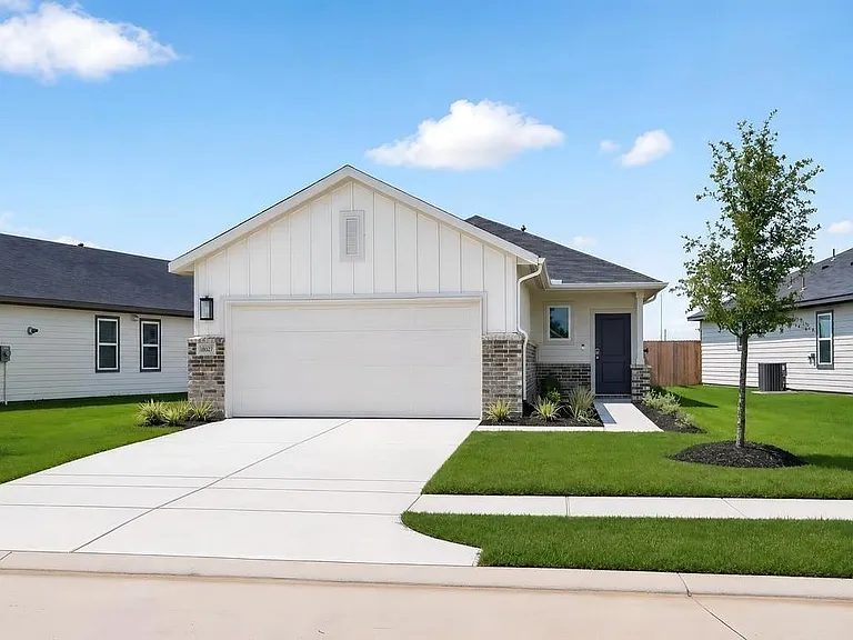 18027 Lasso Mills Dr — Photo 1