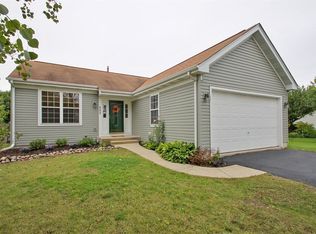 325 W Weeping Willow Rd, Round Lake, IL 60073