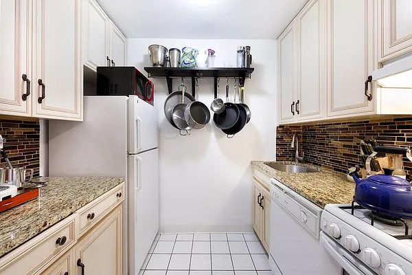 Sold by Town Residential | media 4