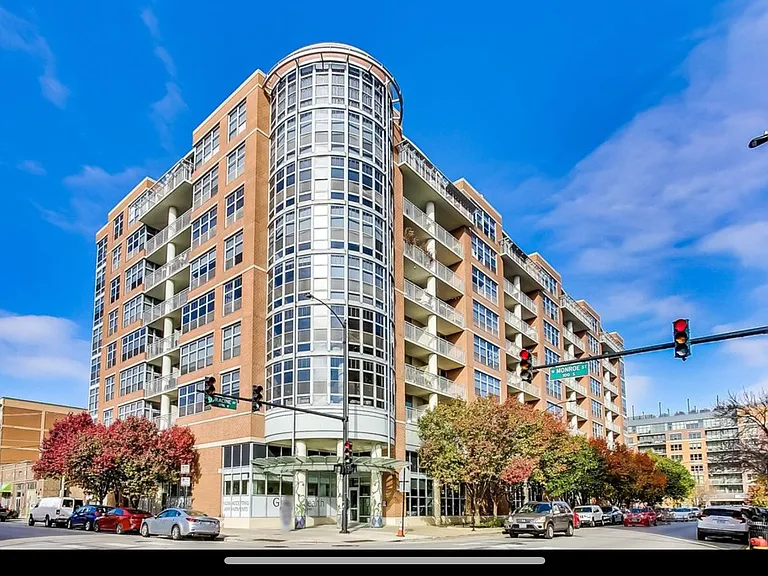 1200 W Monroe St #804 — Photo 1