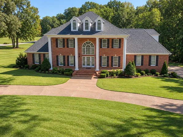 25 Oak Ridge Dr, Henderson, TN 38340
