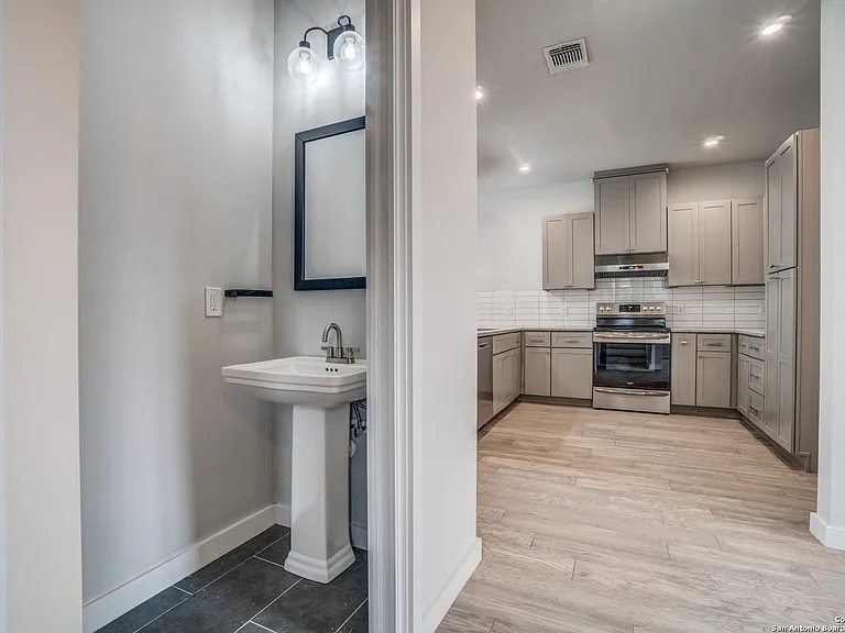319 Piedmont Ave — Photo 14