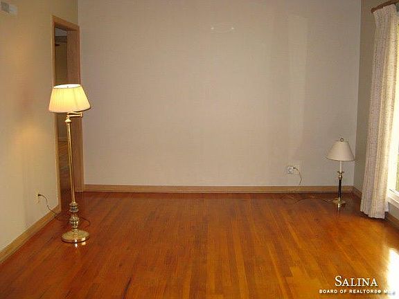 3rd image of 849 Pearl Ave
