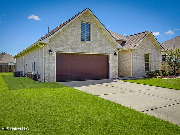 3rd image of 1032 Castine Pointe Blvd