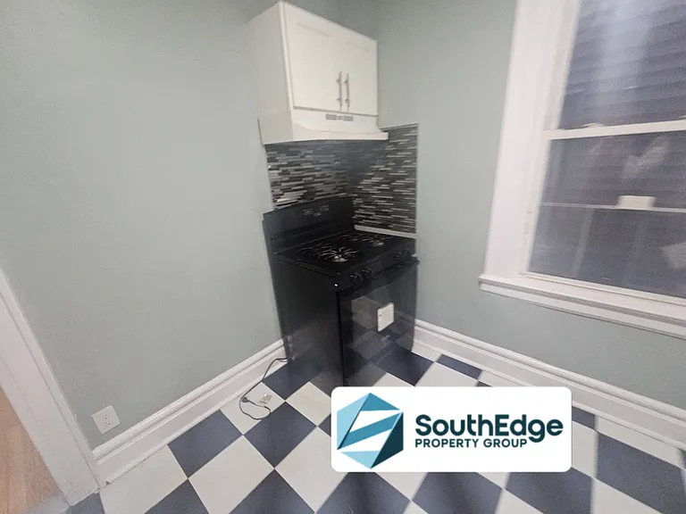 636 Grove St #1L — Photo 6