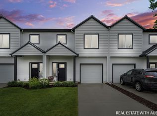 392 Harbor Town Ct #2, Holland, MI 49423