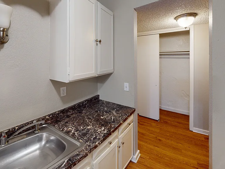 Amber Apartments — Photo 14