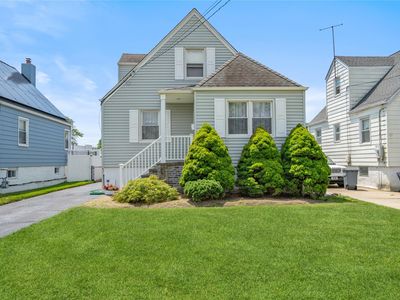 12 Westmoreland Road, Merrick, NY, 11566