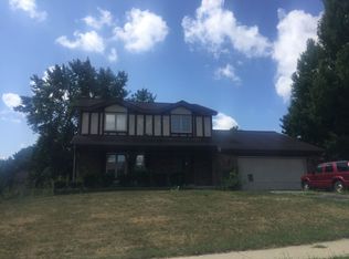 2560 Glencairin Dr NW, Grand Rapids, MI