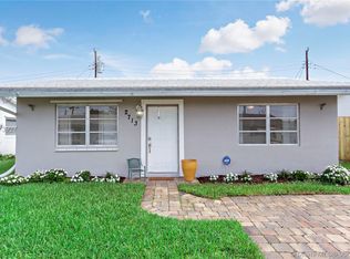 2713 NW 52nd St, Tamarac, FL 33309