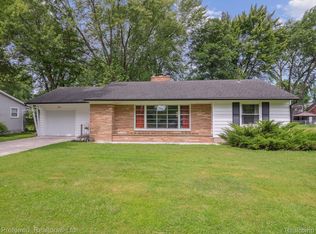 39401 Long St, Harrison Township, MI 48045