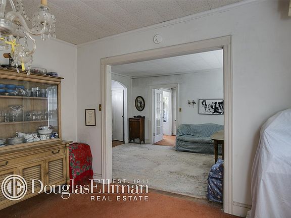 4th image of 8710 254th St