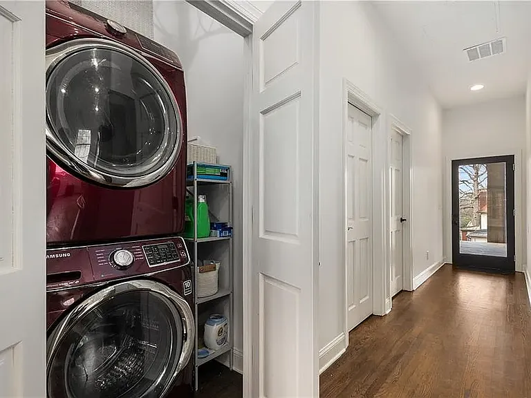 591 E Morningside Dr NE — Photo 14