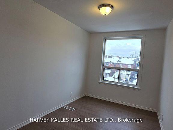 5th image of 1767 Dufferin St