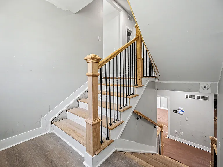 226 Mack Ave #10 — Photo 8