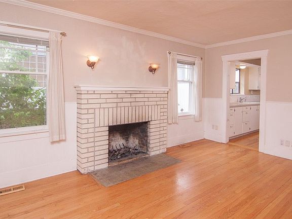 4th image of 4420 N 30th St
