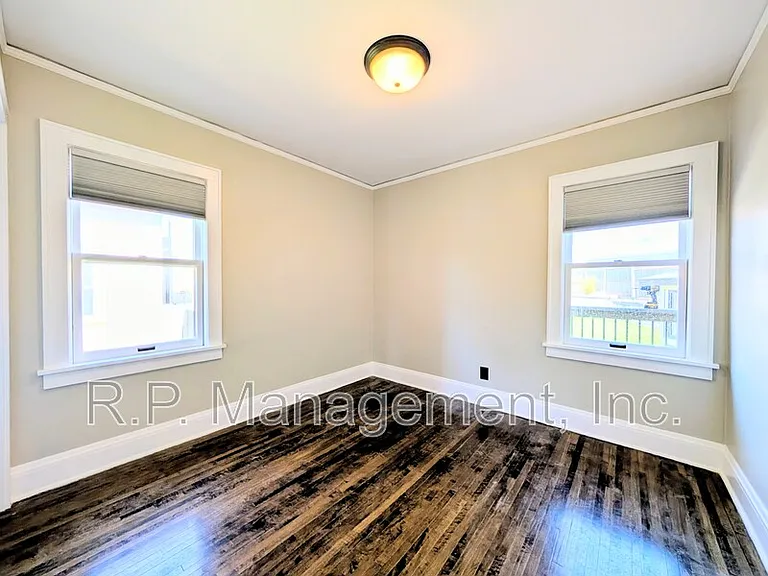 636 Gotzian St — Photo 10